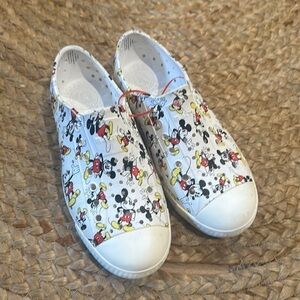 Native Disney Mickey Mouse J1
